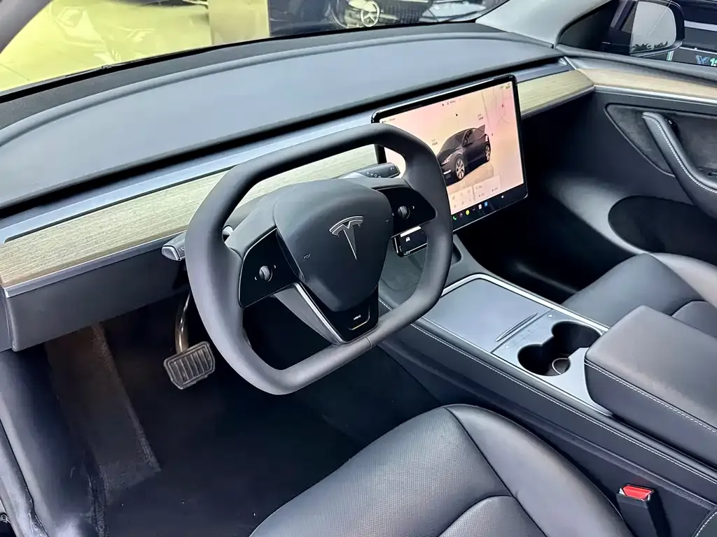 Tesla Model Y 2023 из CN, фото 2