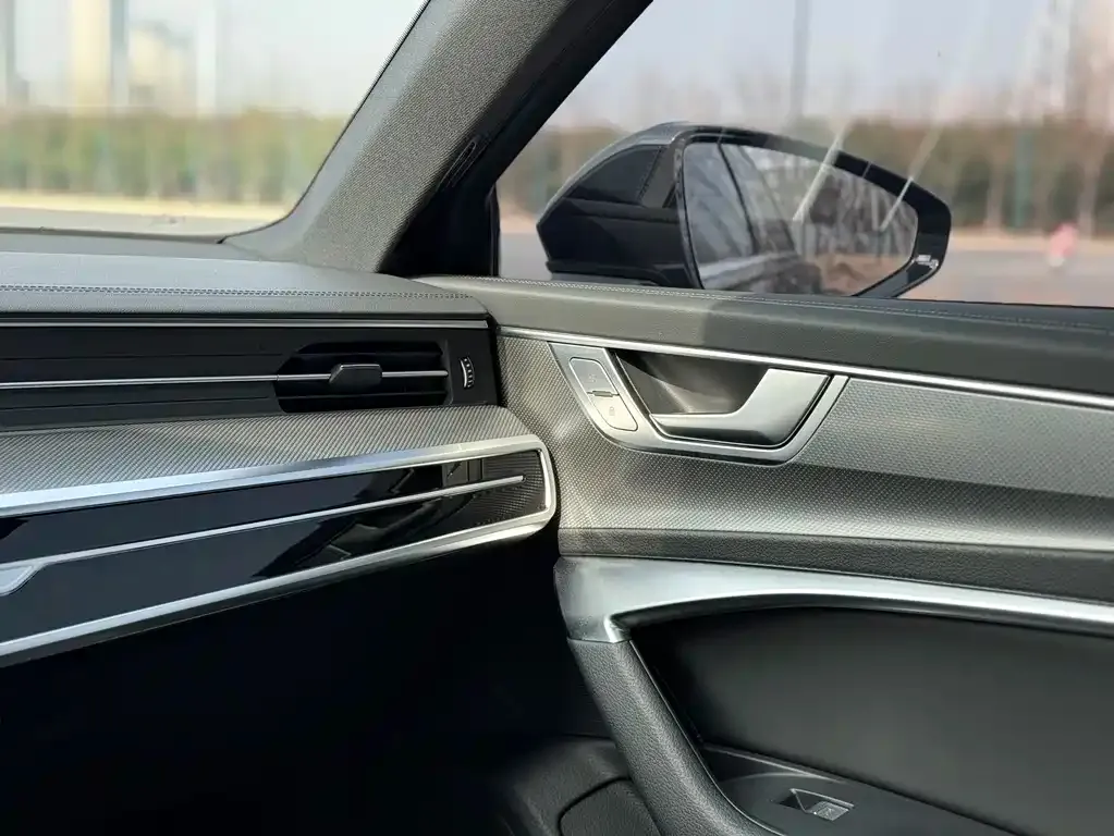 Audi A6L 2025 из CN, фото 3
