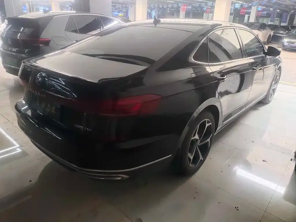 Volkswagen Passat — фото 6
