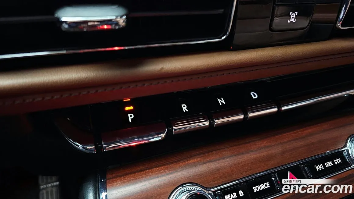Lincoln Aviator — фото 8