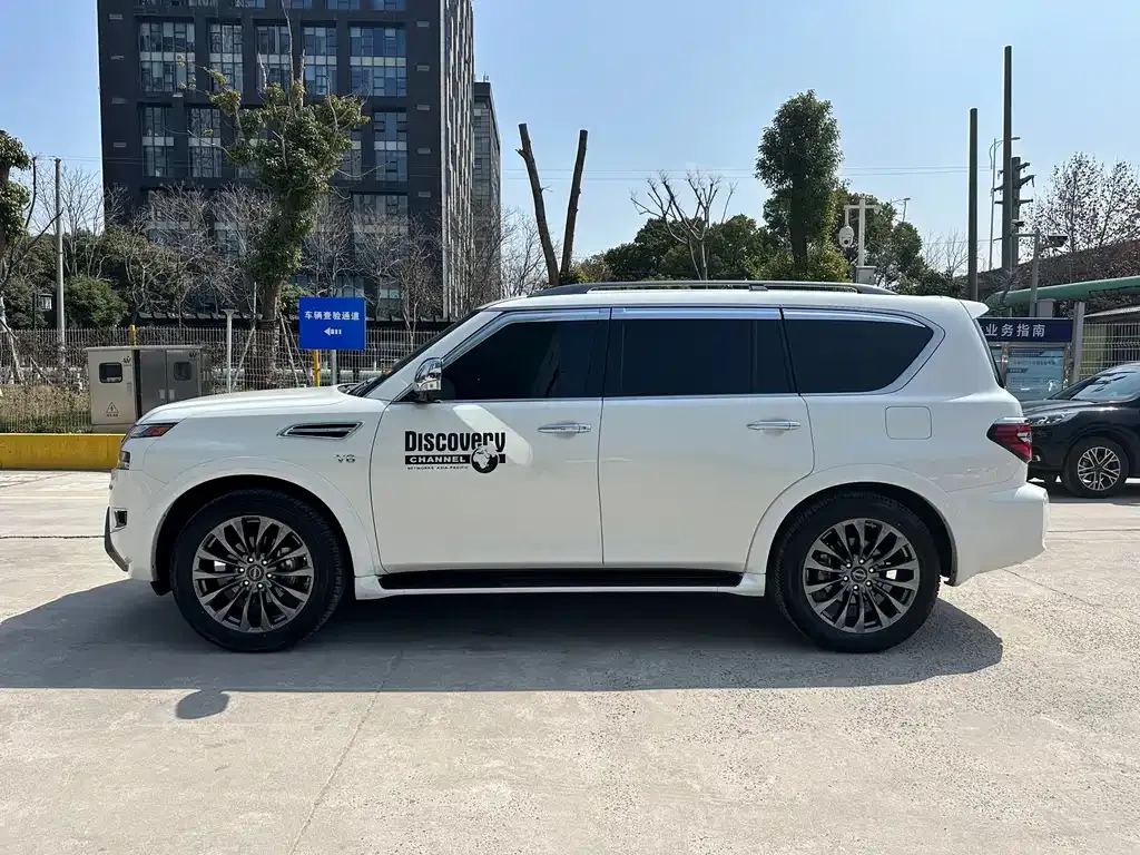 Nissan Patrol 2023 из CN, фото 8