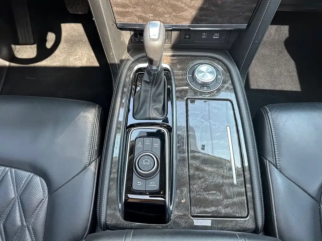 Nissan Patrol 2023 из CN, фото 2