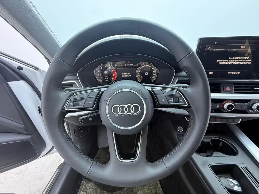 Audi A4L 2021 из CN, фото 10