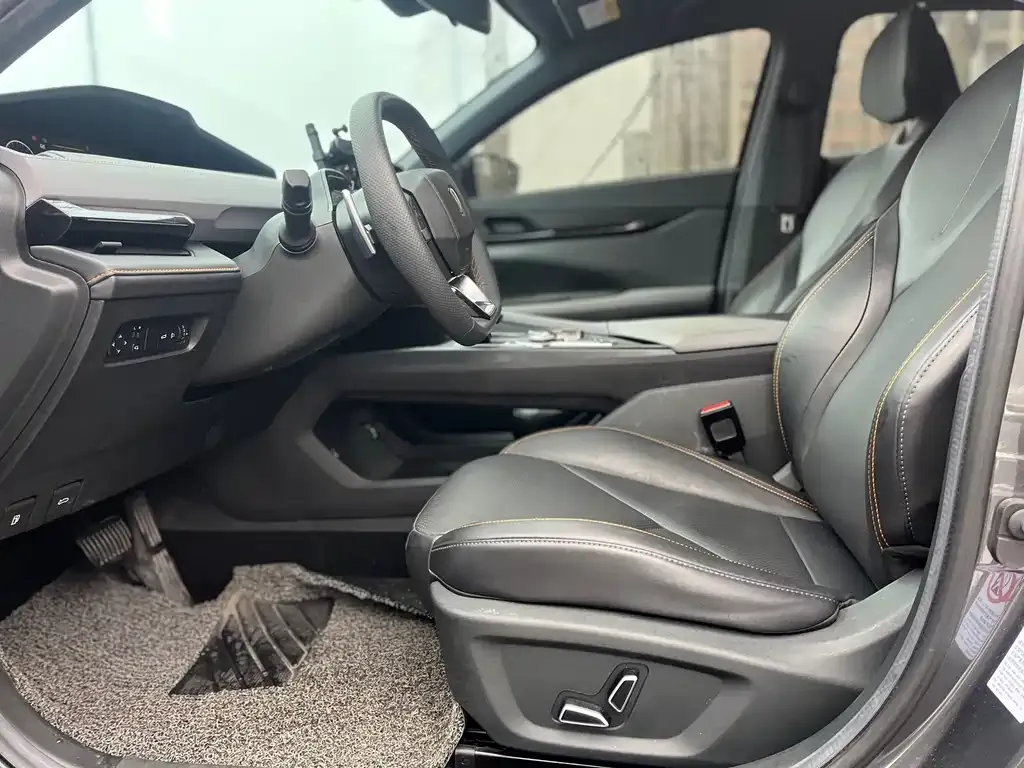 Changan UNI-V 2023 из CN, фото 2