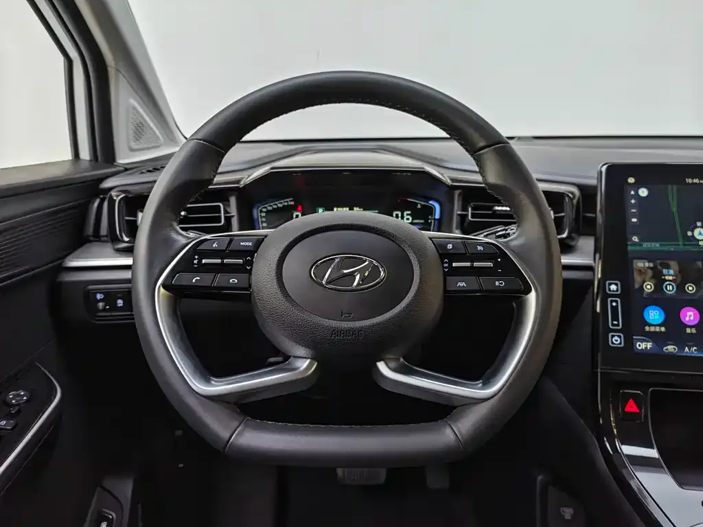 Hyundai Custo — фото 5