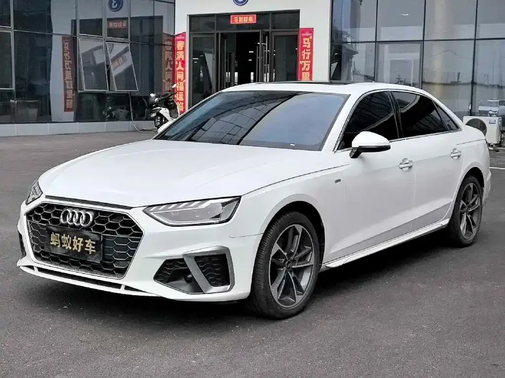 Audi A4L 2023 из CN, фото 1