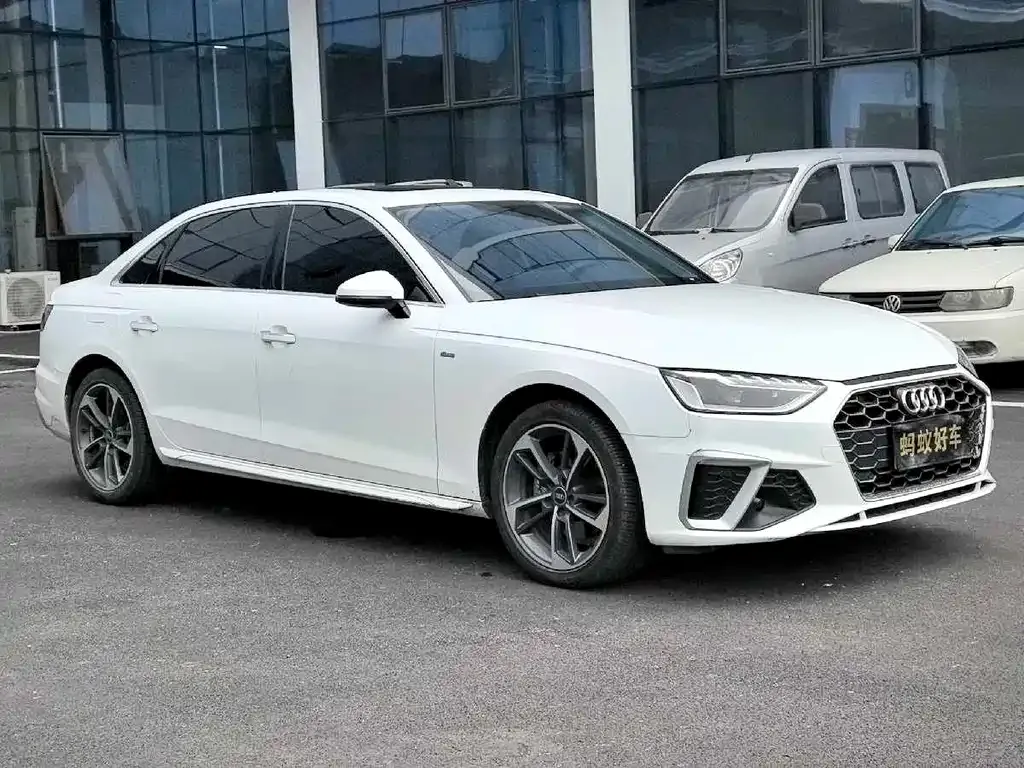 Audi A4L 2023 из CN, фото 4