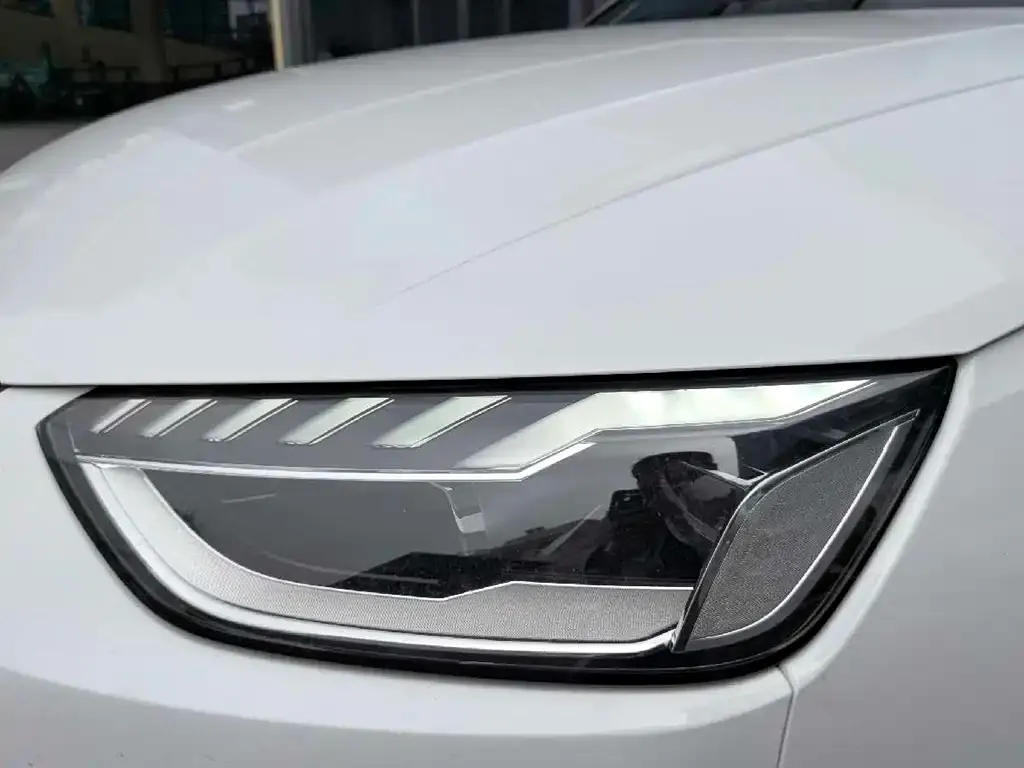 Audi A4L 2023 из CN, фото 2