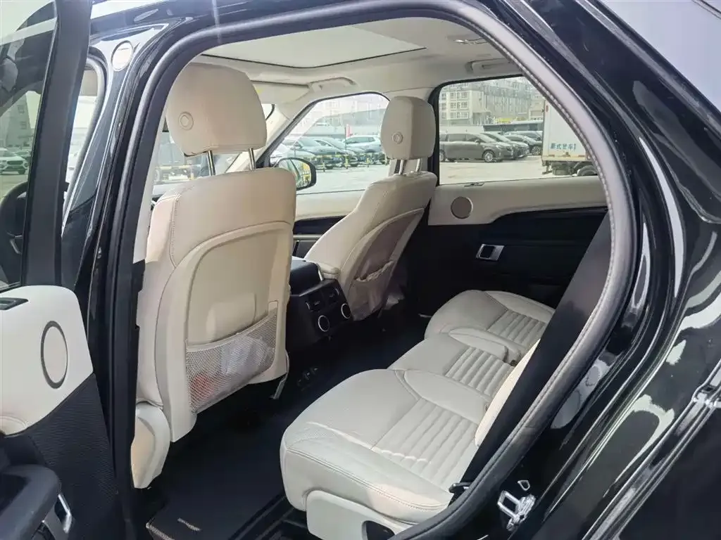 Land Rover Discovery 2024 из CN, фото 4