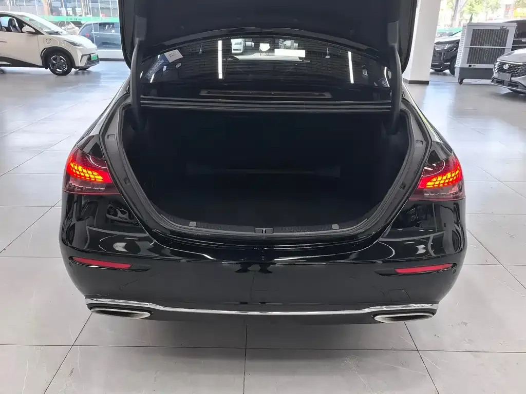 Mercedes-Benz E-Class 2023 из CN, фото 5