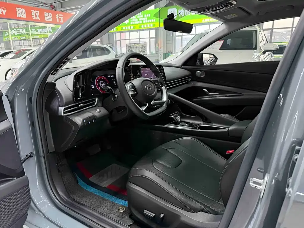 Hyundai Elantra 2022 из CN, фото 2