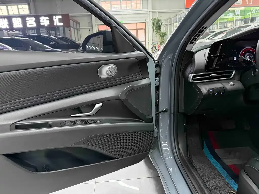 Hyundai Elantra 2022 из CN, фото 7