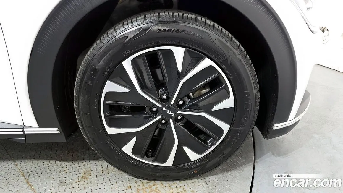 Kia EV6 — фото 10