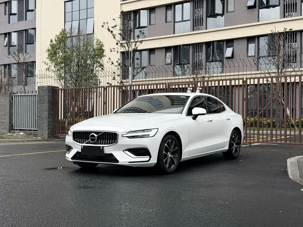 Volvo S60 2021 из CN, фото 1