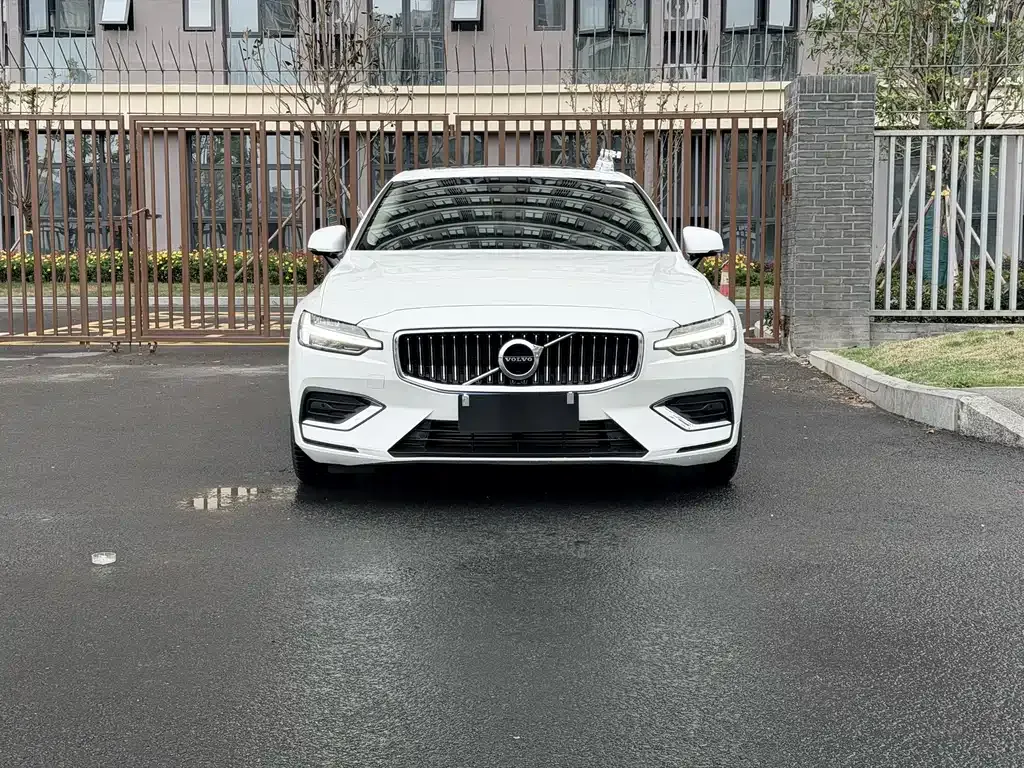 Volvo S60 2021 из CN, фото 10