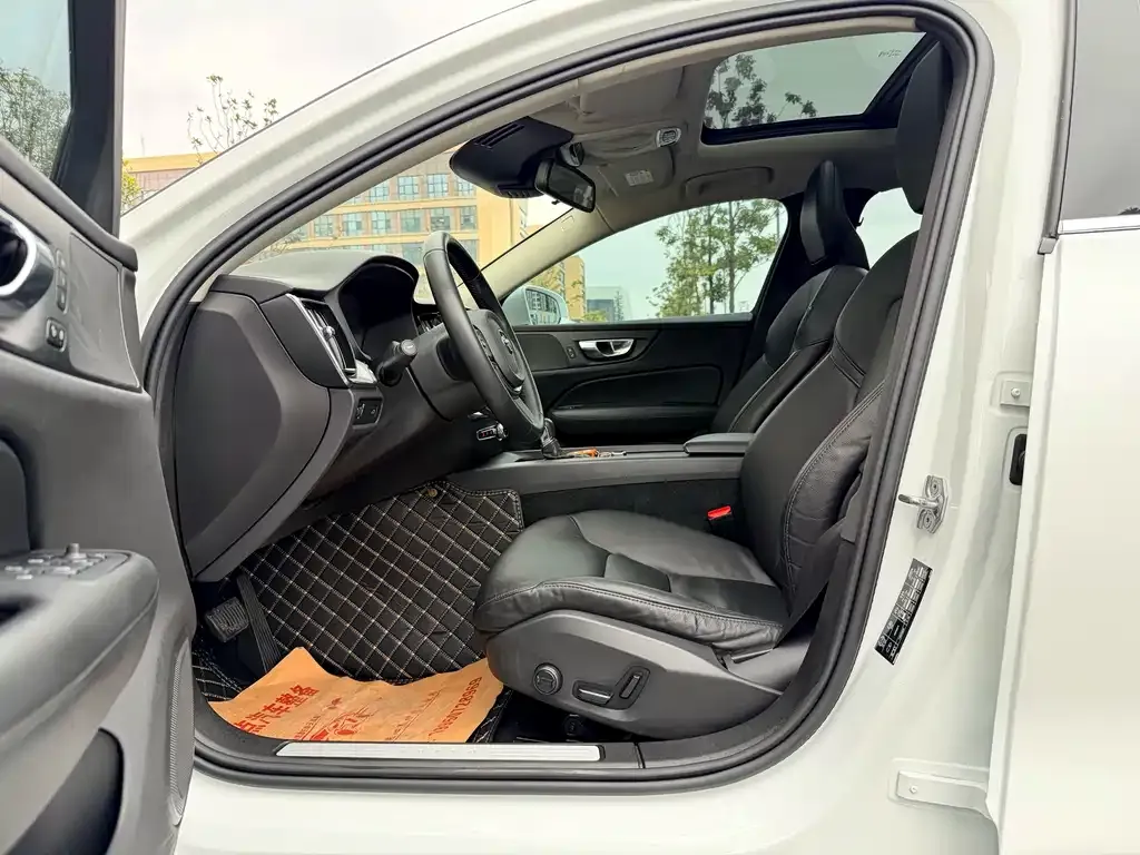 Volvo S60 2021 из CN, фото 3