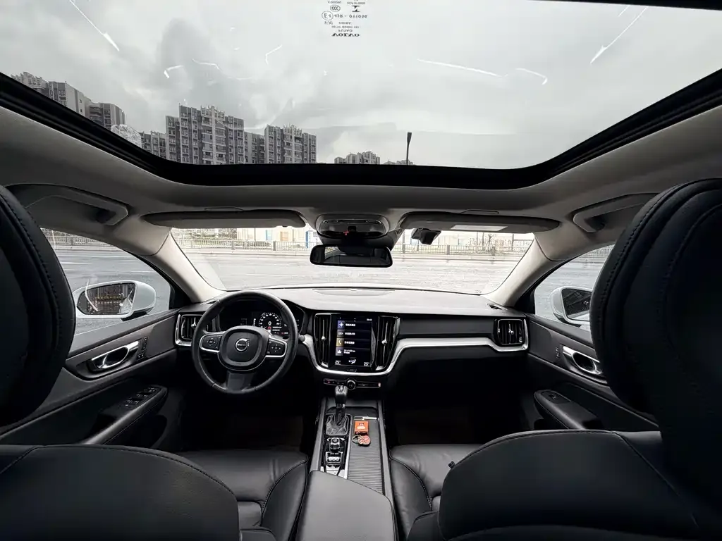 Volvo S60 2021 из CN, фото 8