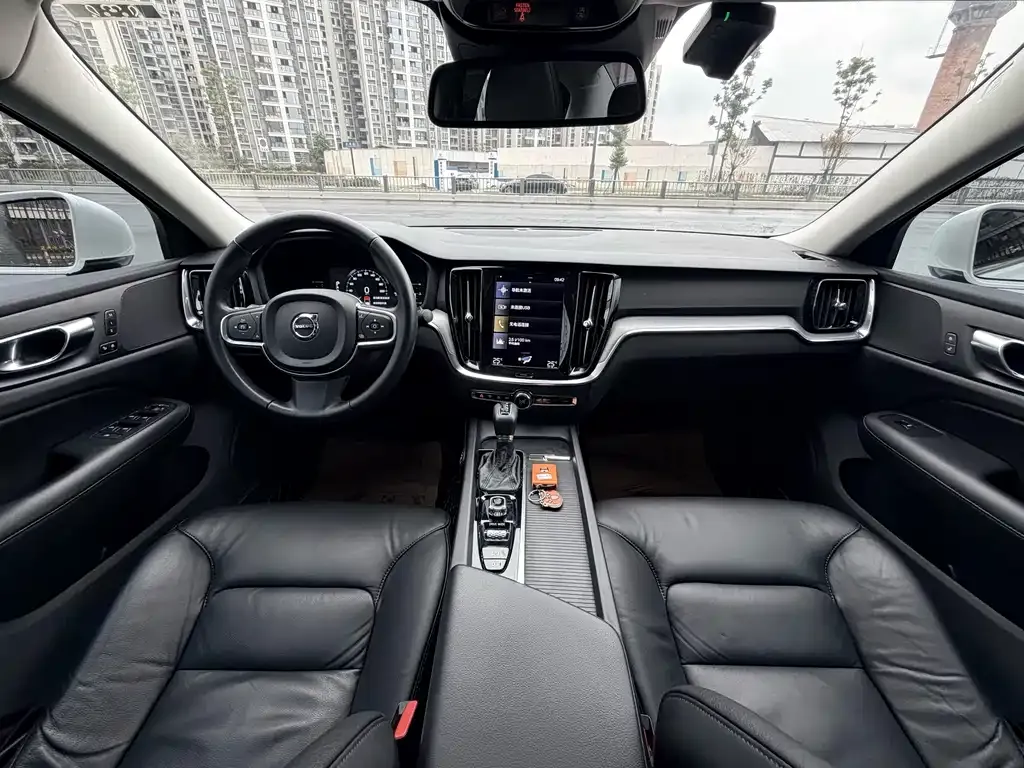 Volvo S60 2021 из CN, фото 5