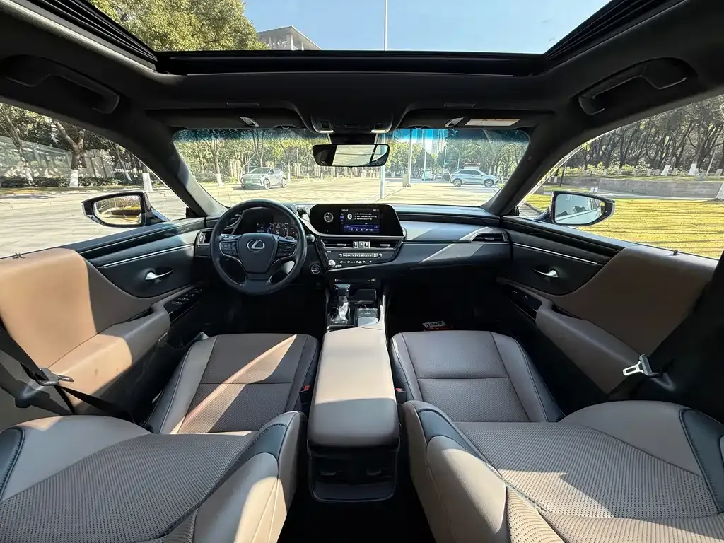 Lexus ES 2021 из CN, фото 9