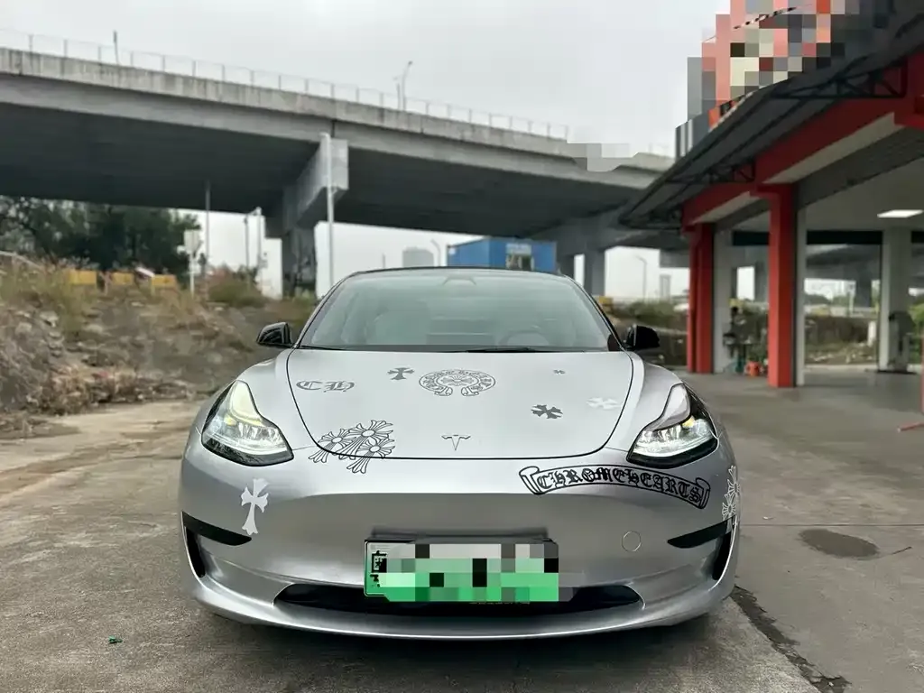 Tesla Model 3 — фото 9