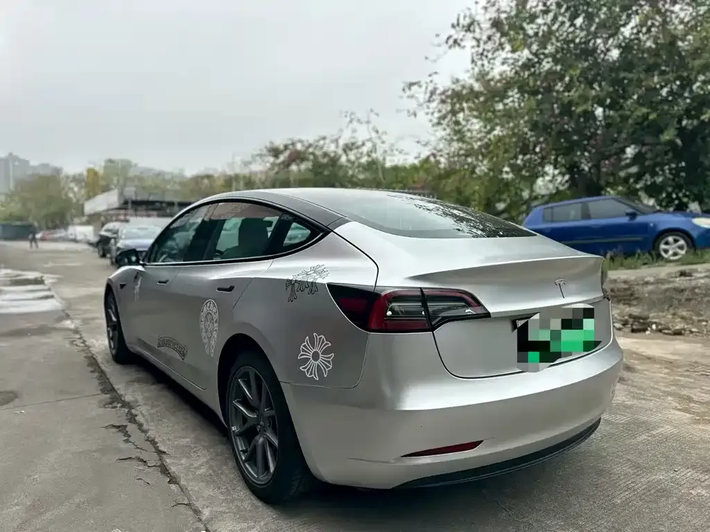 Tesla Model 3 — фото 2