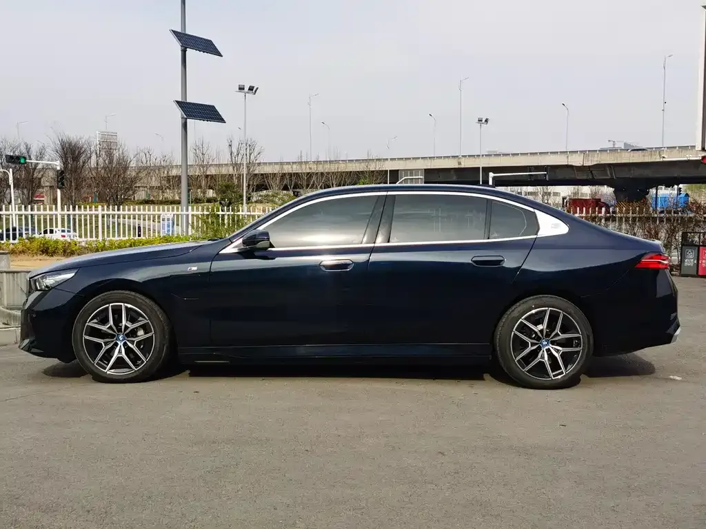 BMW i5 2025 из CN, фото 4