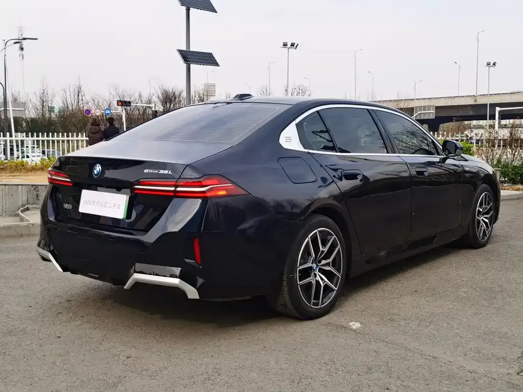 BMW i5 2025 из CN, фото 5