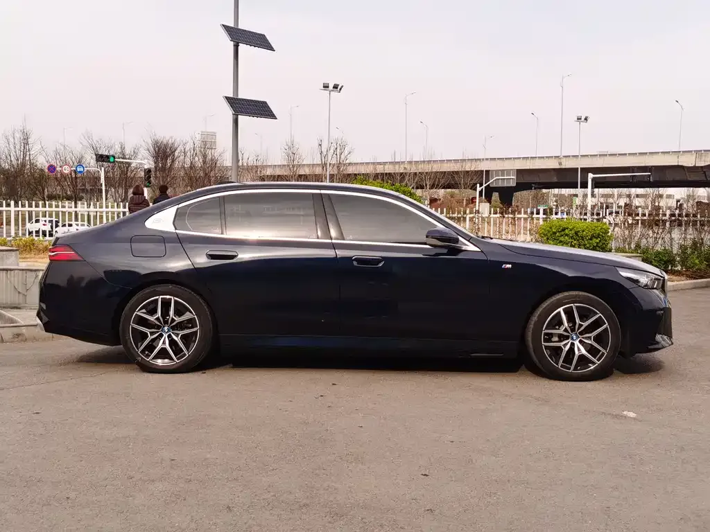 BMW i5 2025 из CN, фото 7
