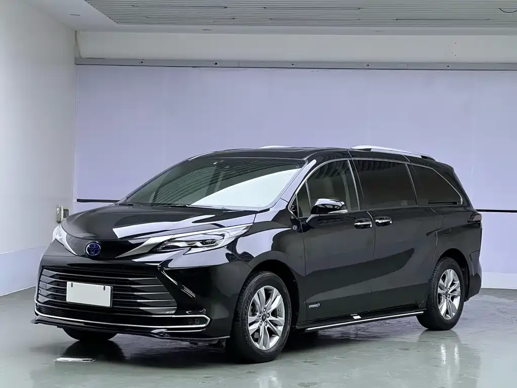 Toyota Sienna 2022 из CN, фото 1