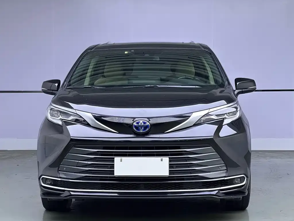 Toyota Sienna 2022 из CN, фото 2