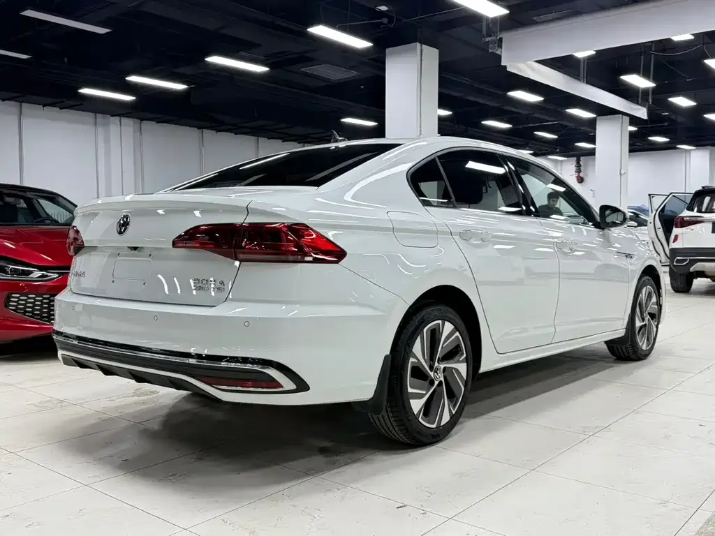 Volkswagen Bora 2023 из CN, фото 3