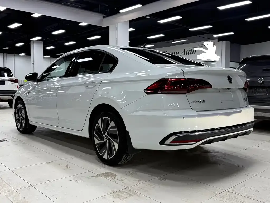 Volkswagen Bora 2023 из CN, фото 8