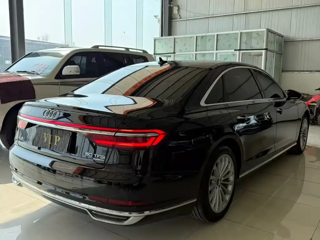 Audi A8 2021 из CN, фото 4