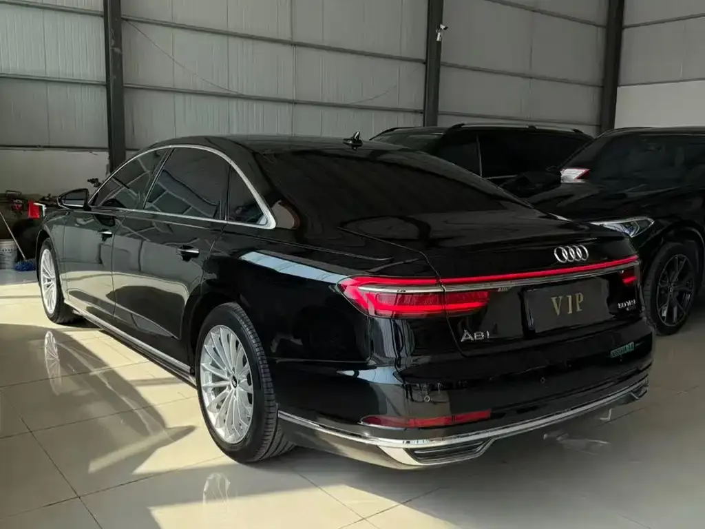 Audi A8 2021 из CN, фото 3