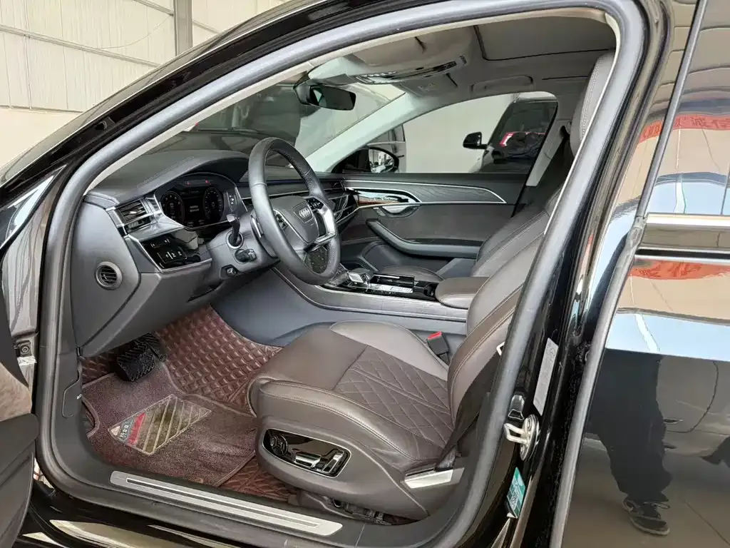 Audi A8 2021 из CN, фото 8