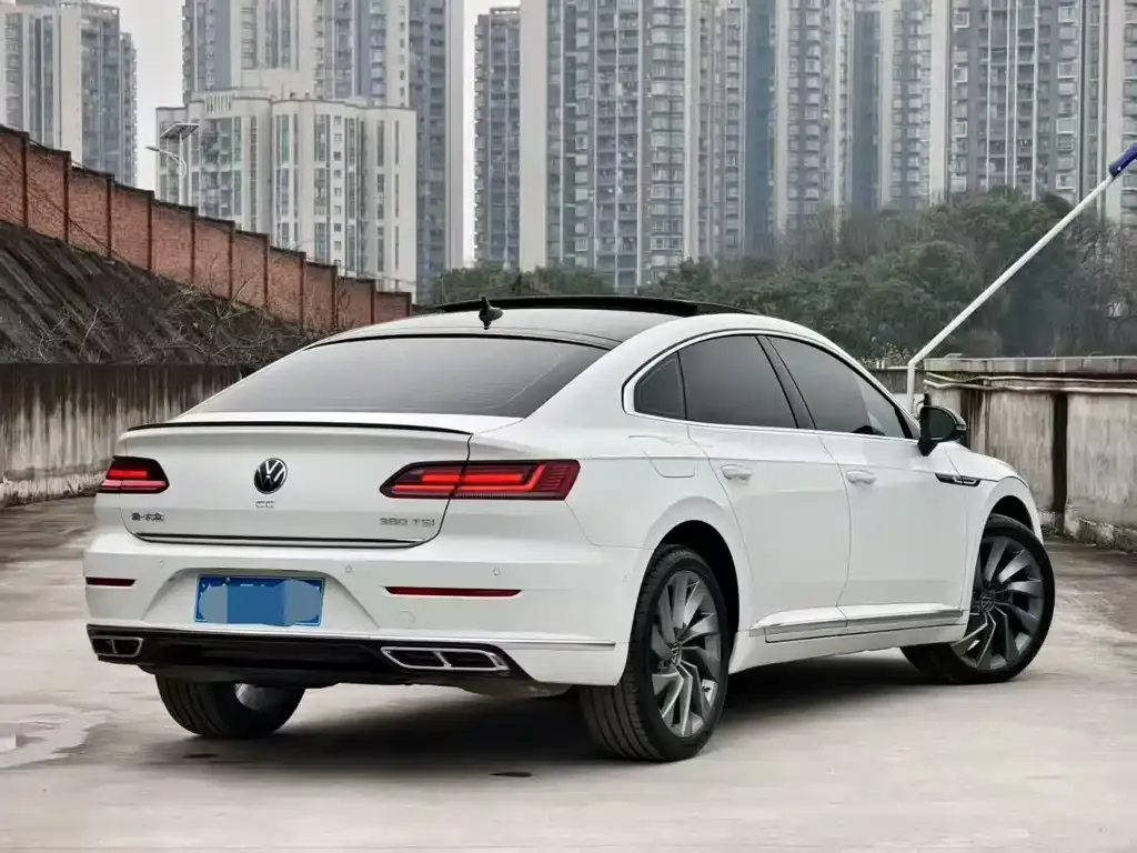 Volkswagen CC 2024 из CN, фото 2