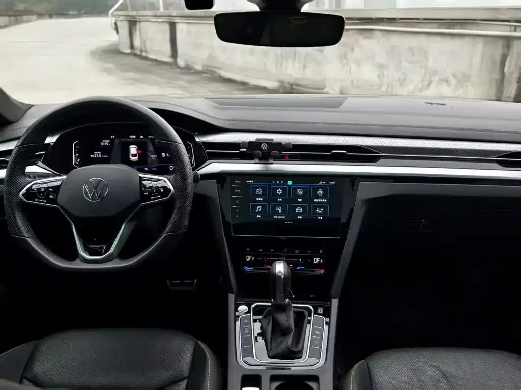 Volkswagen CC 2024 из CN, фото 9