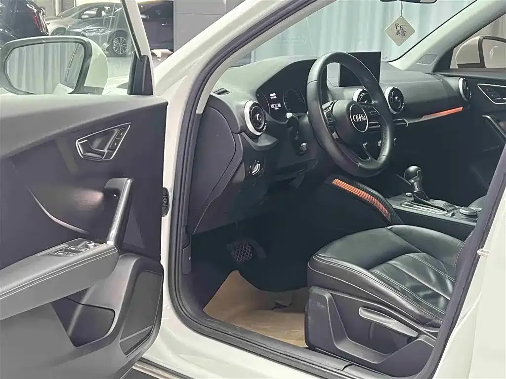 Audi Q2L 2023 из CN, фото 7