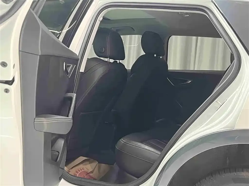 Audi Q2L 2023 из CN, фото 3