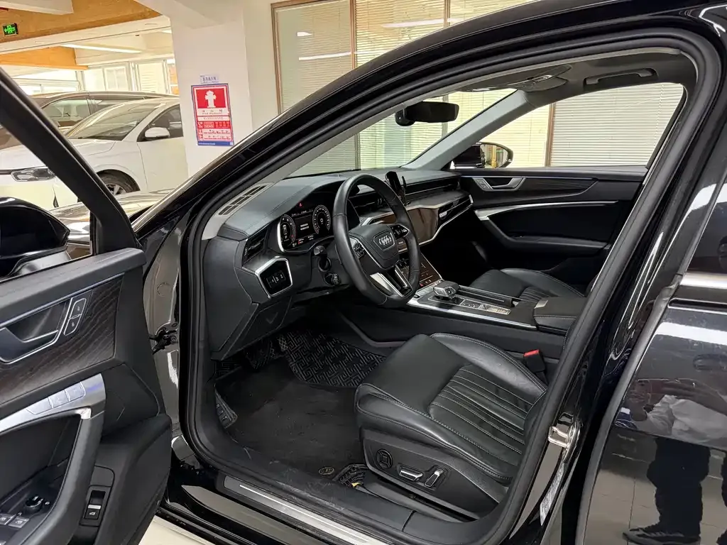 Audi A6L 2023 из CN, фото 5