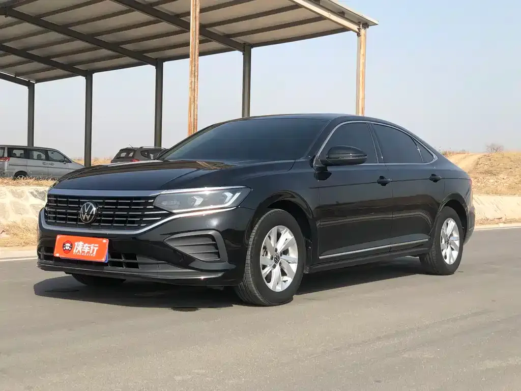 Volkswagen Passat — фото 1