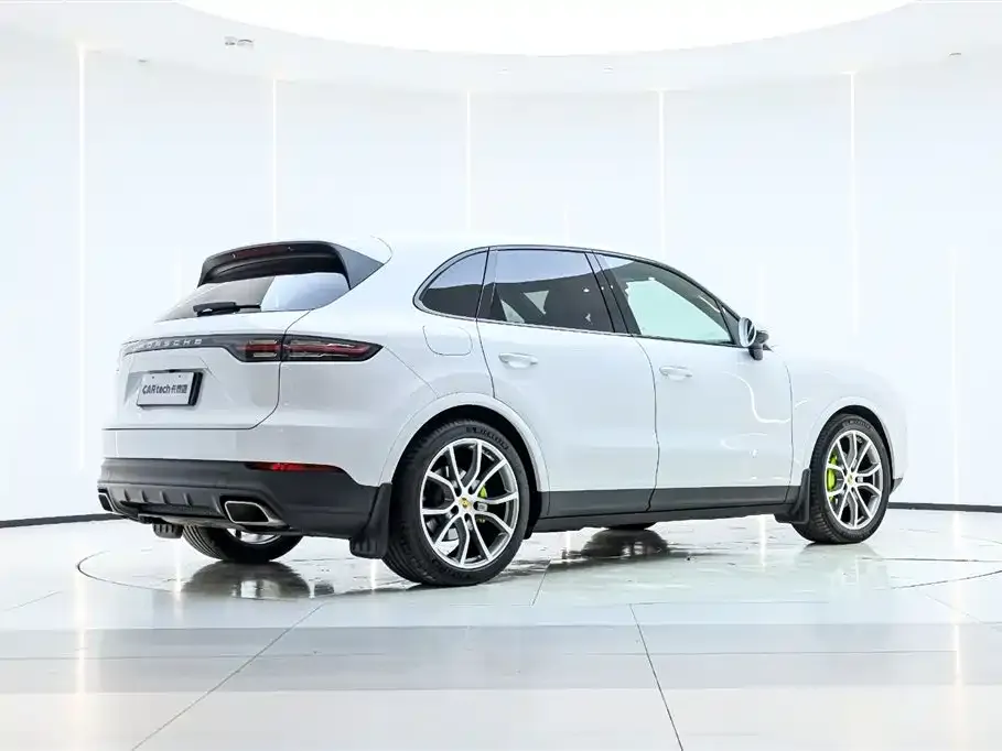Porsche Cayenne Hybrid — фото 10