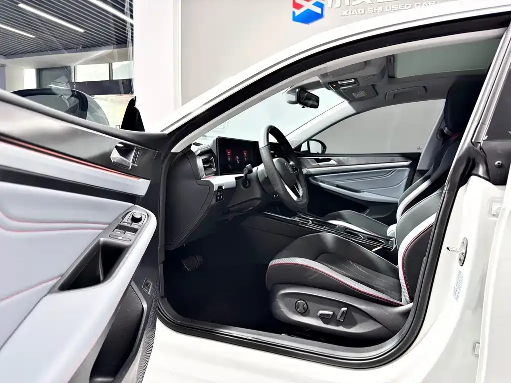 Volkswagen Lamando 2024 из CN, фото 6