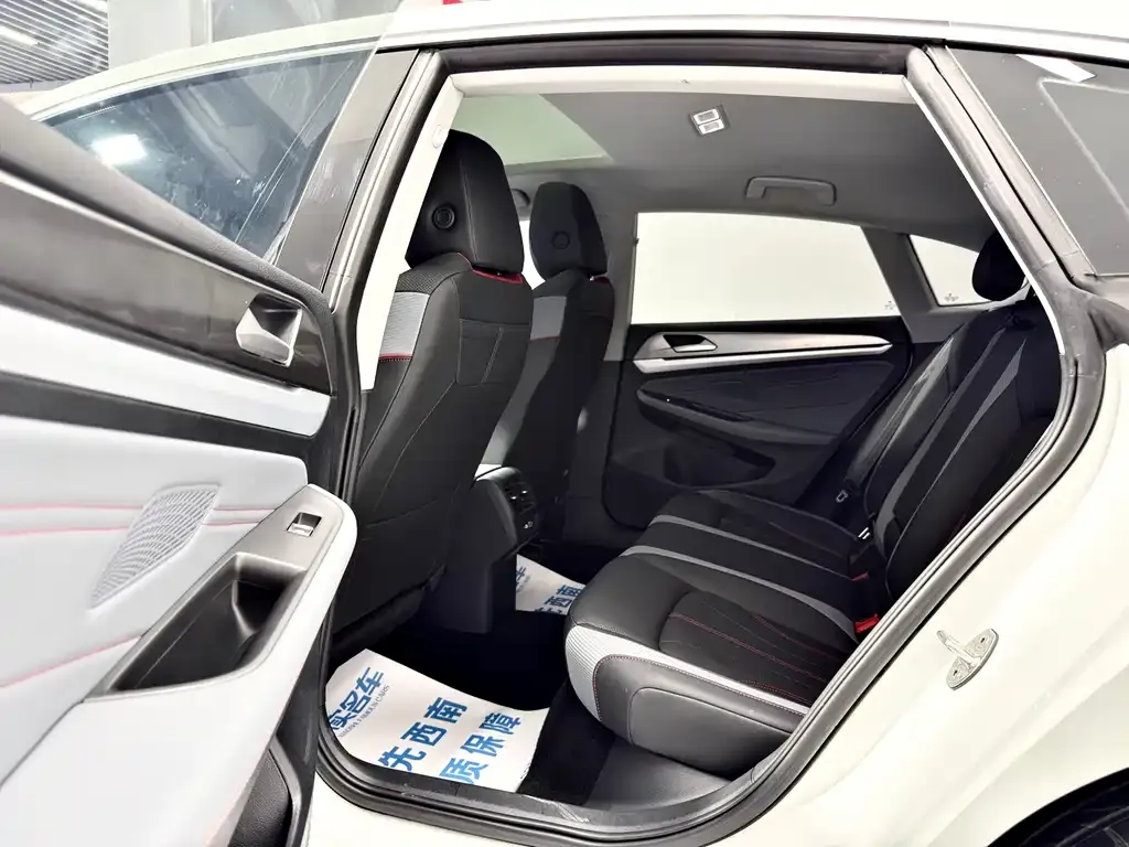 Volkswagen Lamando 2024 из CN, фото 4