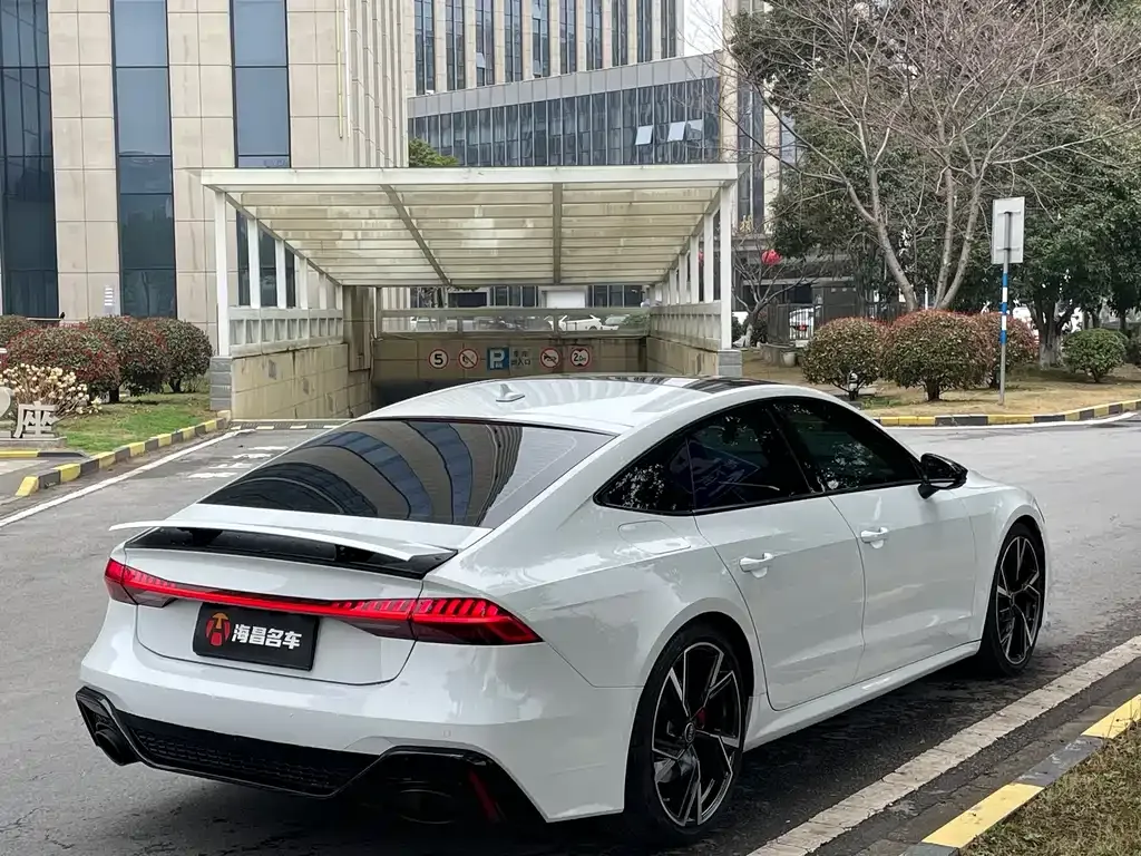 Audi A7 2024 из CN, фото 5
