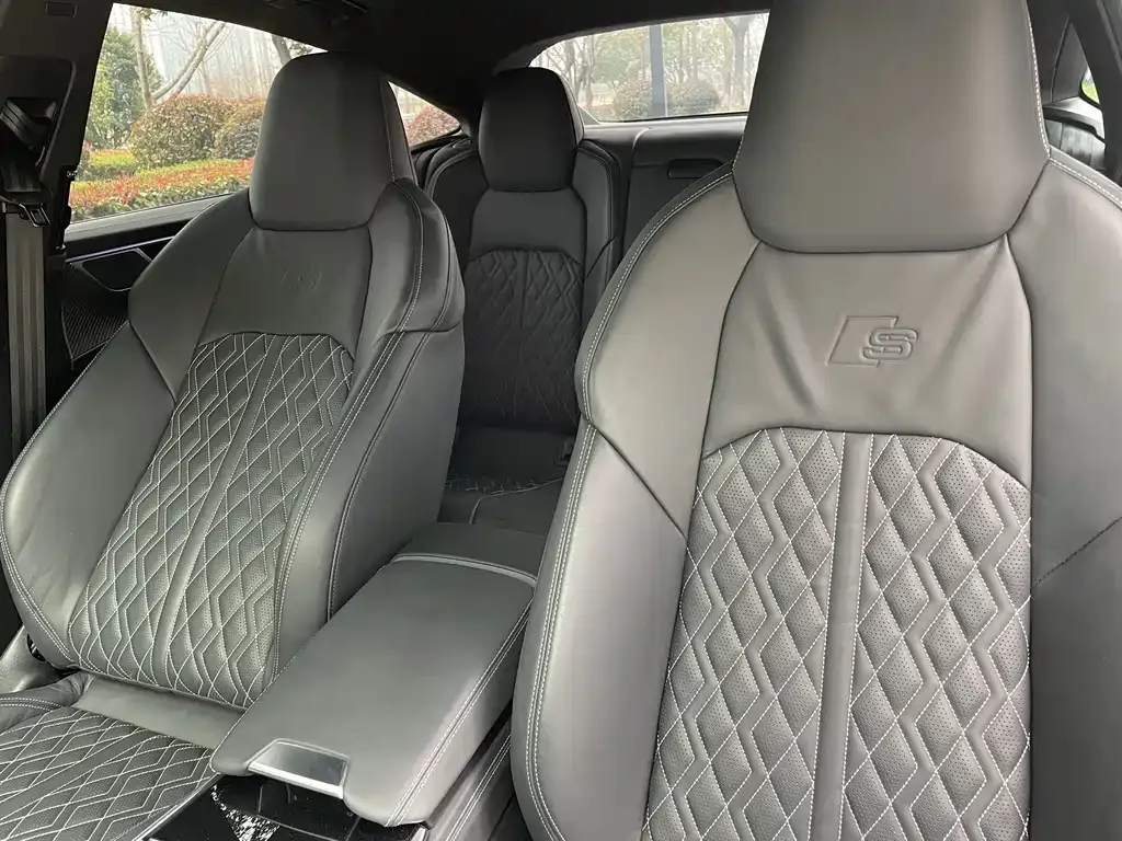 Audi A7 2024 из CN, фото 3