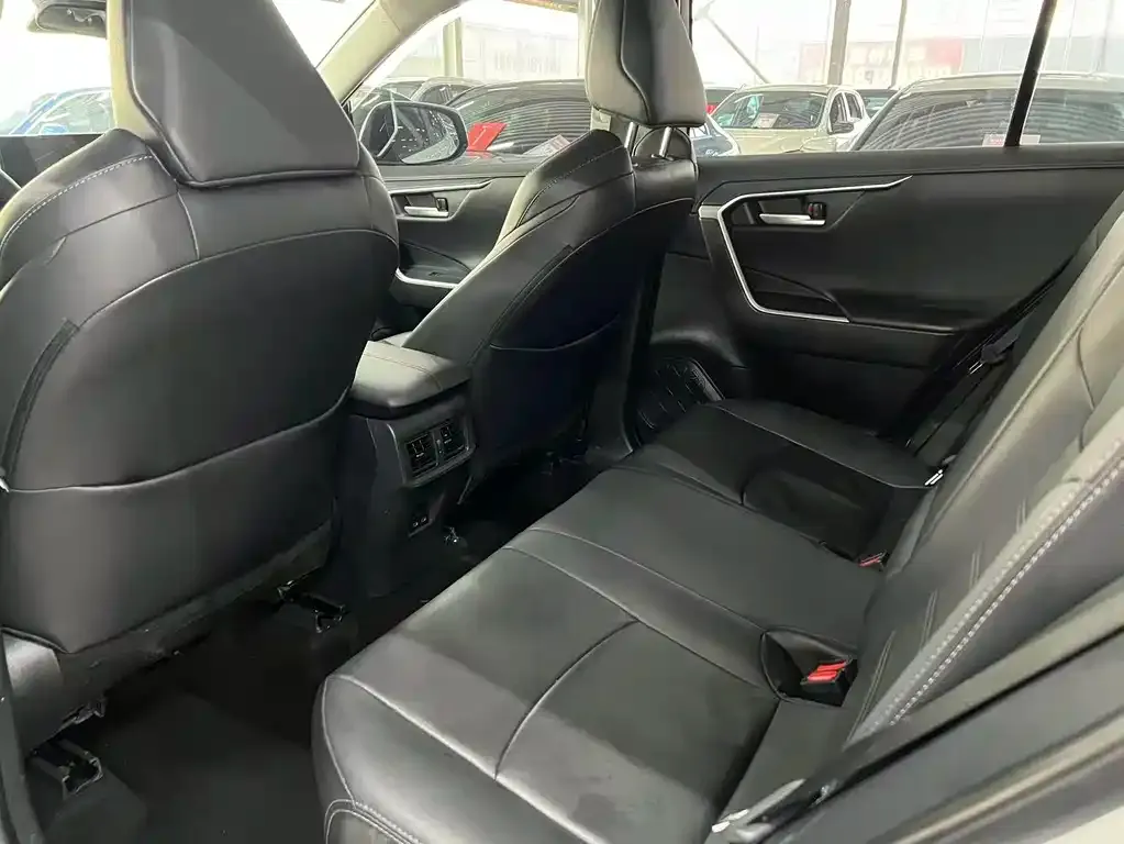 Toyota Wildlander 2024 из CN, фото 4