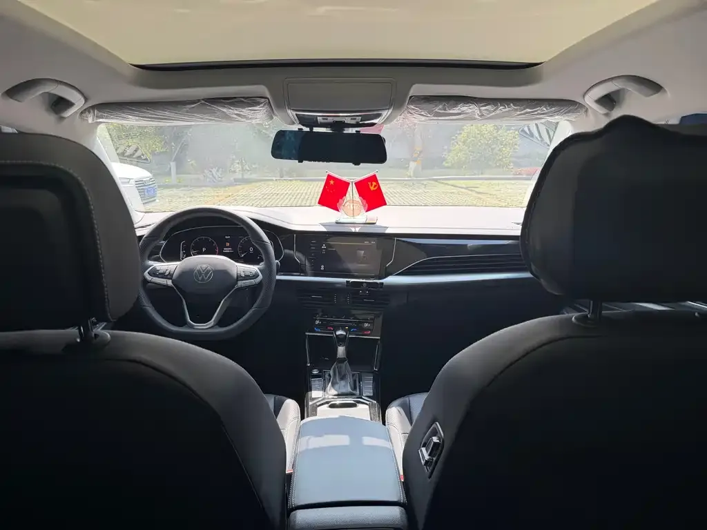 Volkswagen Passat 2025 из CN, фото 2
