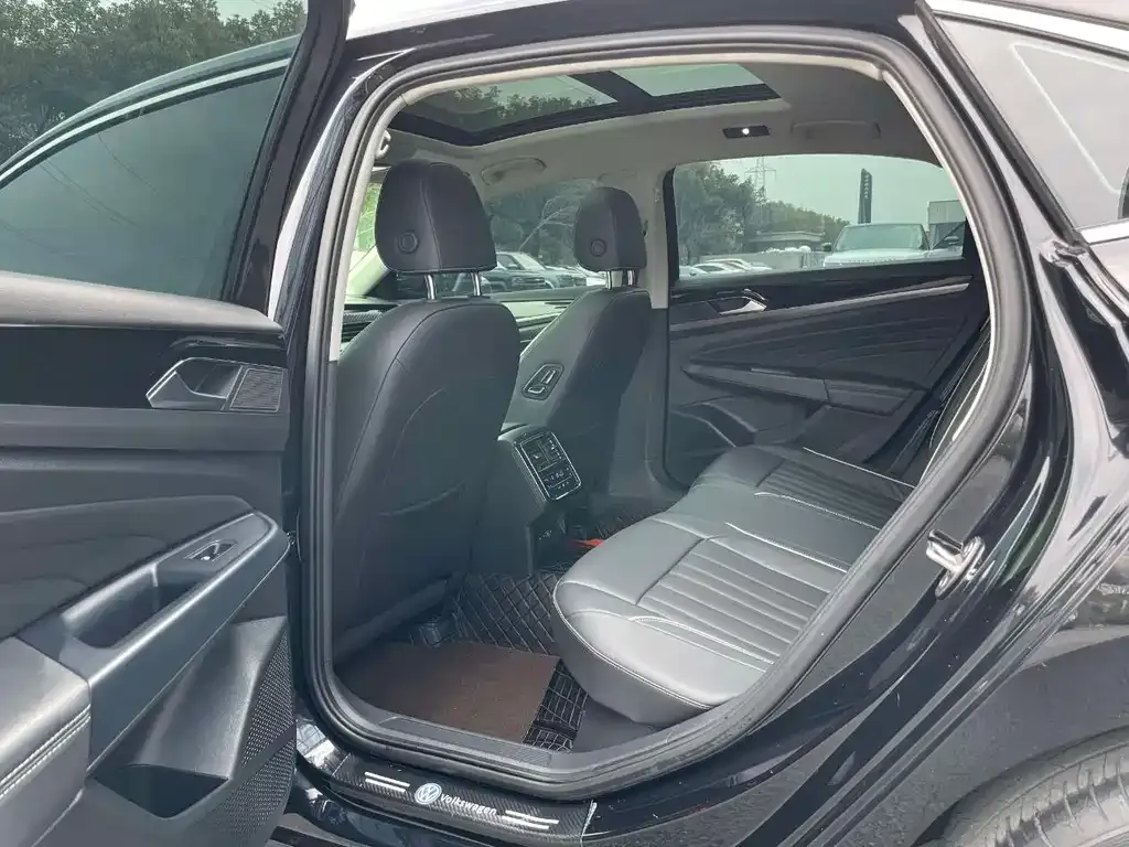 Volkswagen Passat — фото 10