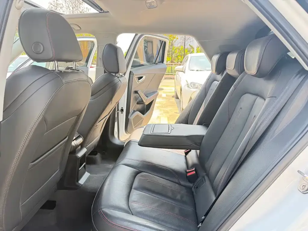 Audi Q2L 2023 из CN, фото 3